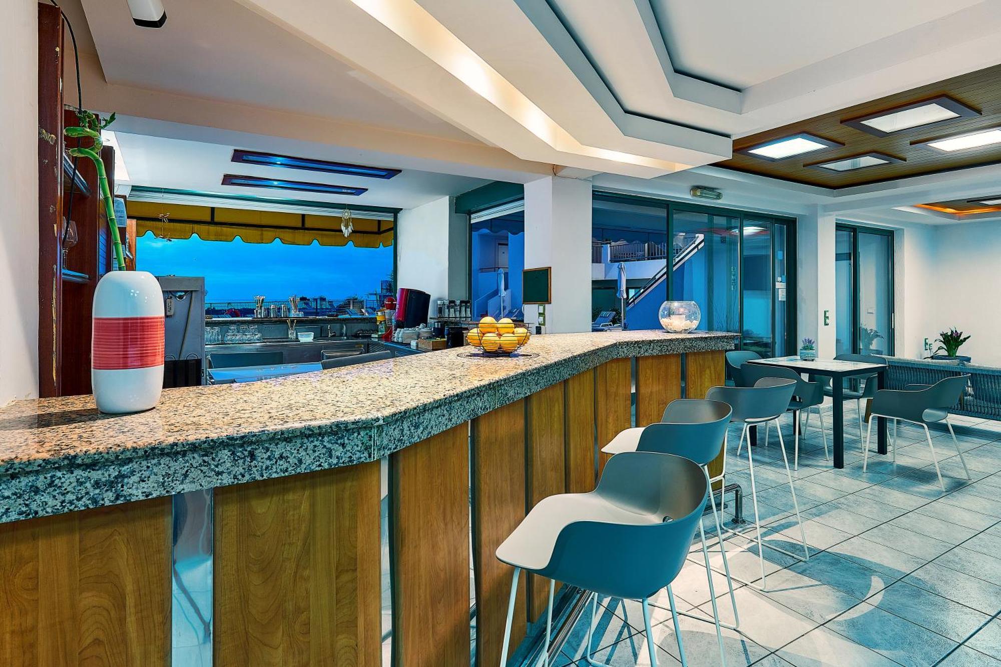Bella Vista Hotel "By Checkin" Херсонісос Екстер'єр фото